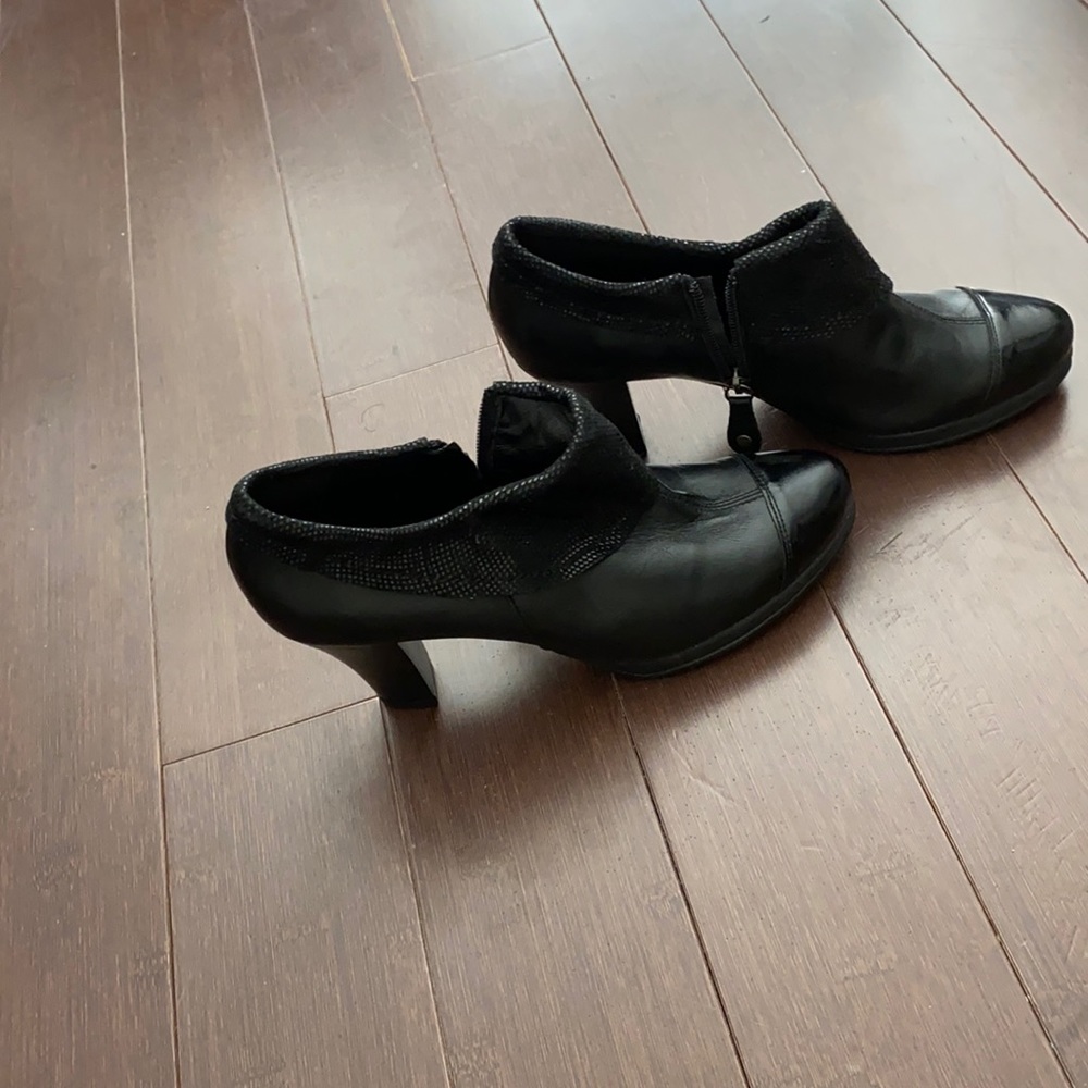 Ankle high heel boots